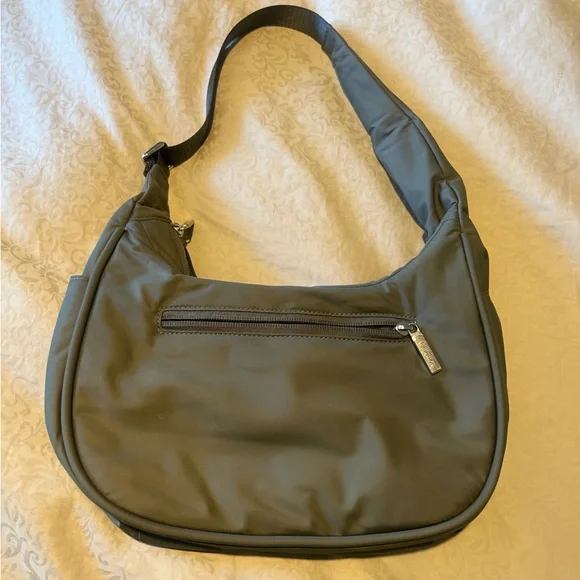 Lululemon city essentials shoulder bag - Picture 2 of 2